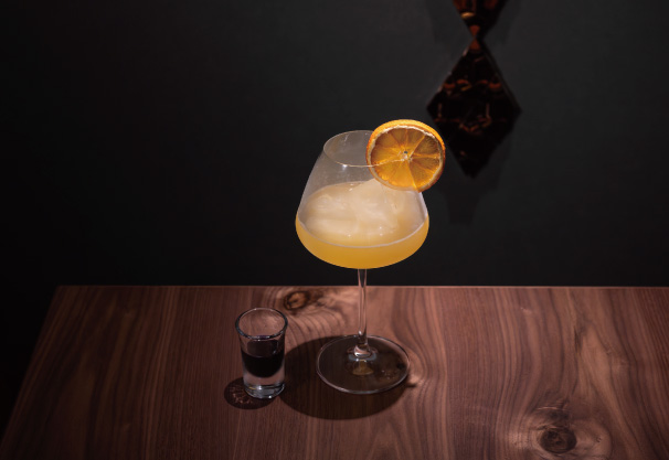 当店の主役は、“毎月変わる花”をテーマにしたカクテル。